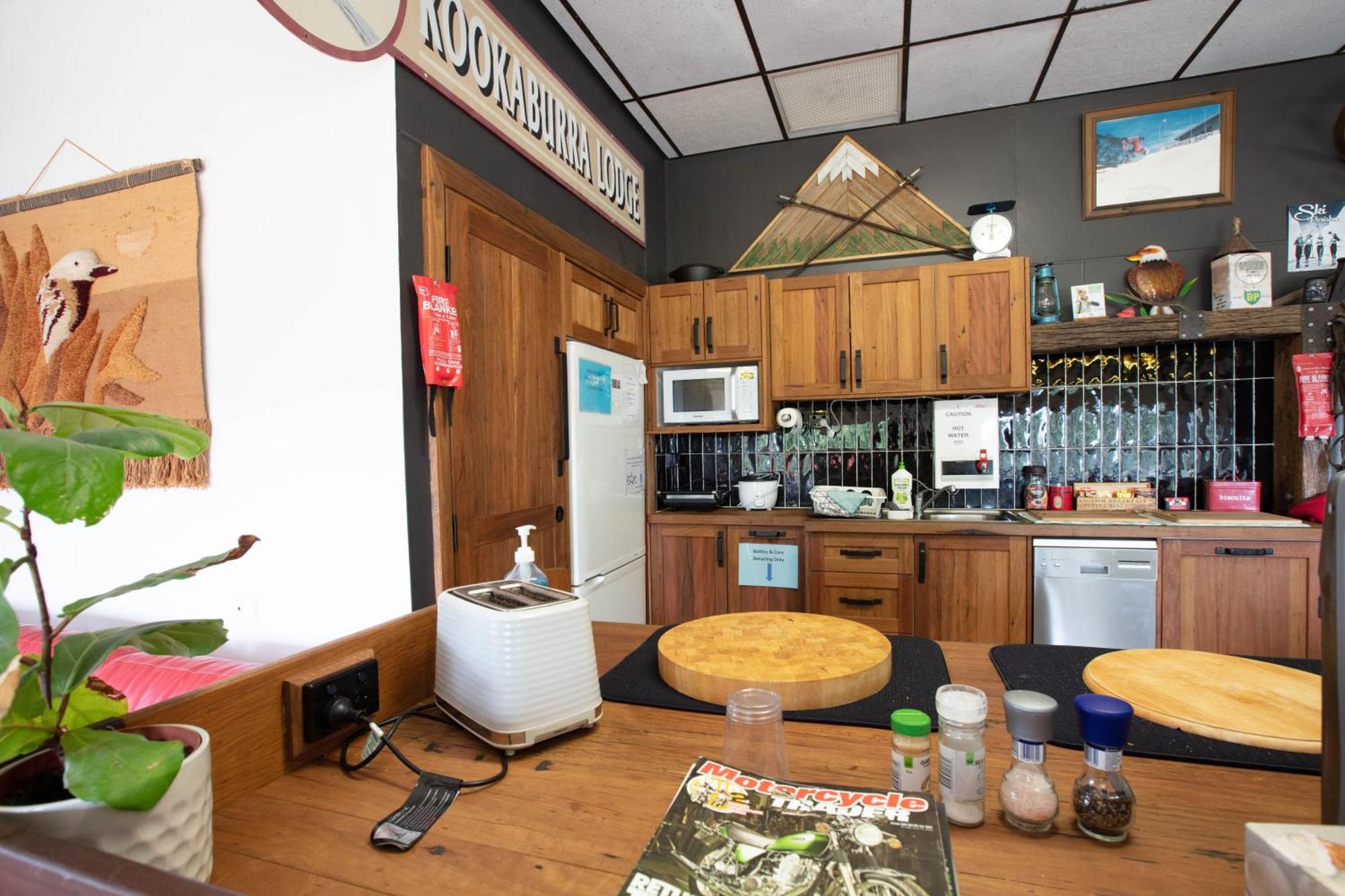 Kookaburra Lodge จินดาไบน์ ภายนอก รูปภาพ